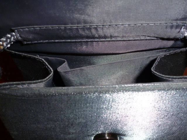 Wizytowa szaro-srebrzysta torebka