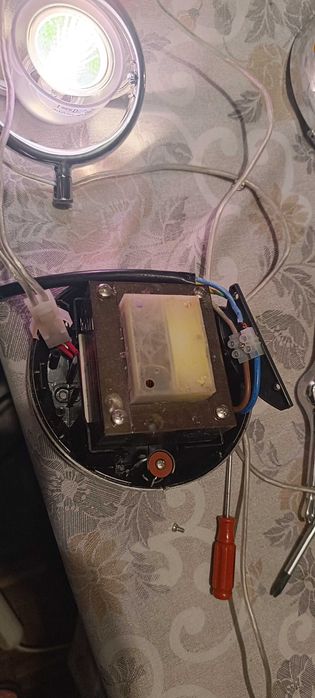 Vendo kit de luzes IKEA, com 3 focos de luzes