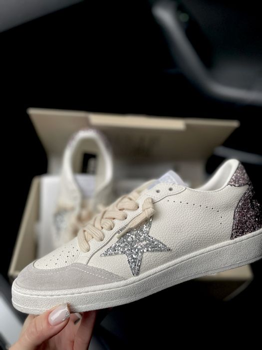 naturalne tenisówki Golden Goose