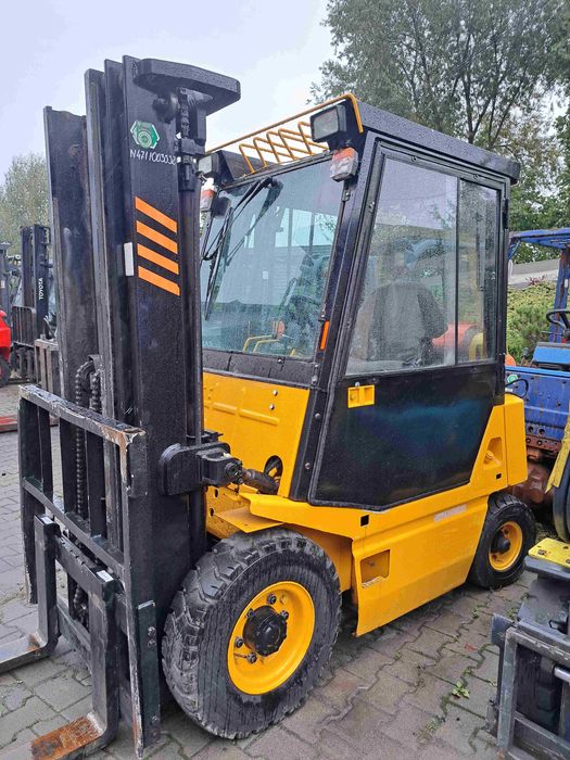 Wózek widłowy TCM FG25, Benz.-LPG, 2,5t, Triplex 4,8m, kabina, automat