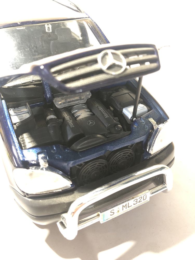 Mercedes ML 320 escala 1/18