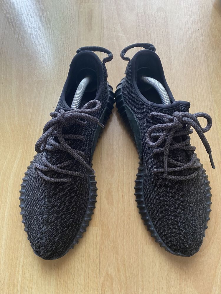 Yeezy 350 pirate black