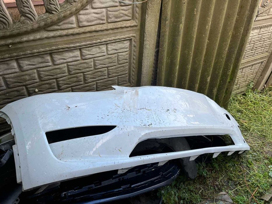 Бампер передній Тесла