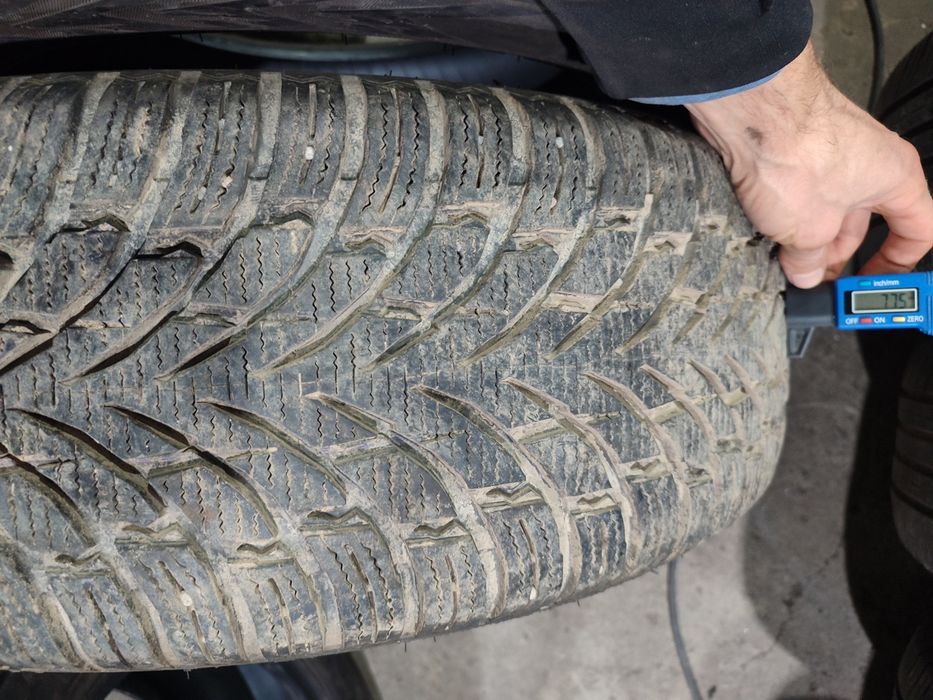 Резина зима 225.60.18 пара nokian