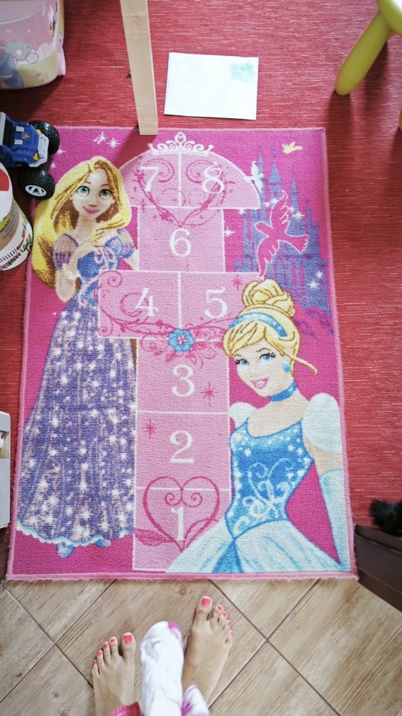 Dywanik Disney Księżniczki różowy princess Roszpunka Kopciuszek dywan
