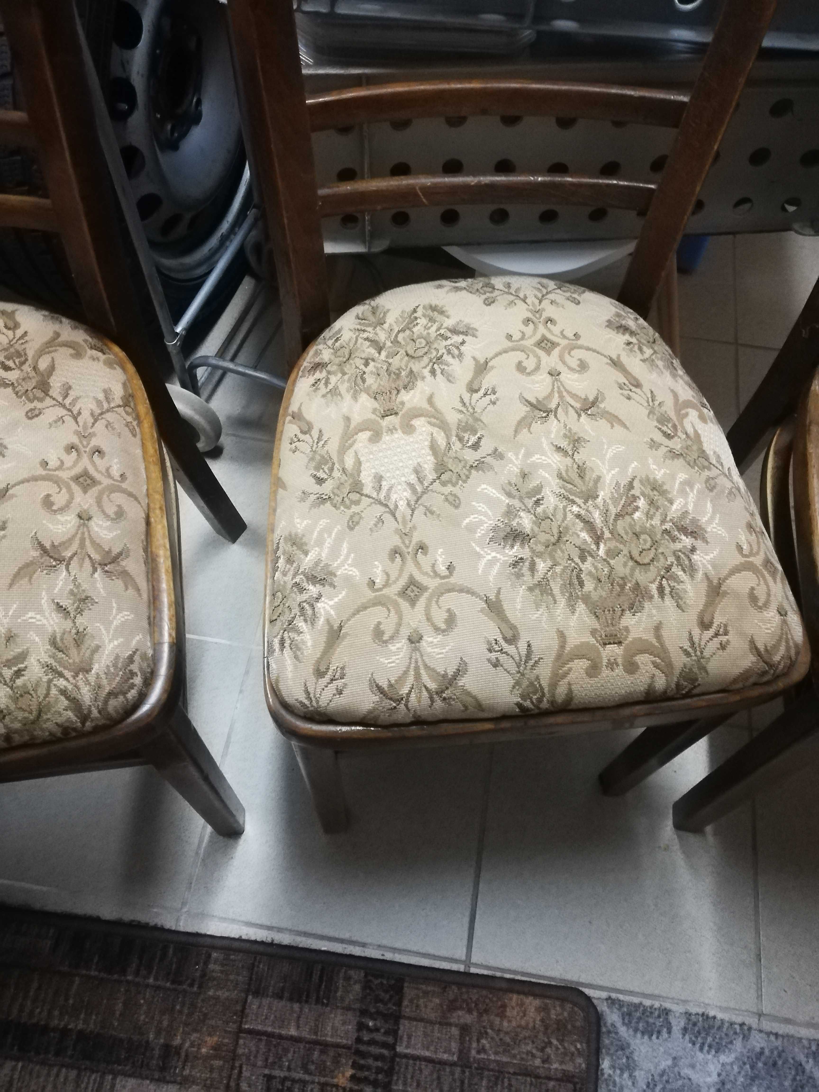 3 stare krzesla i fotel