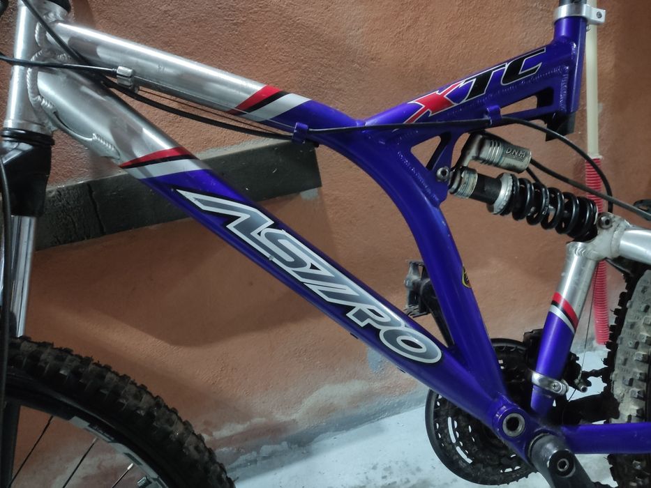 Bicicleta  BTT downhill