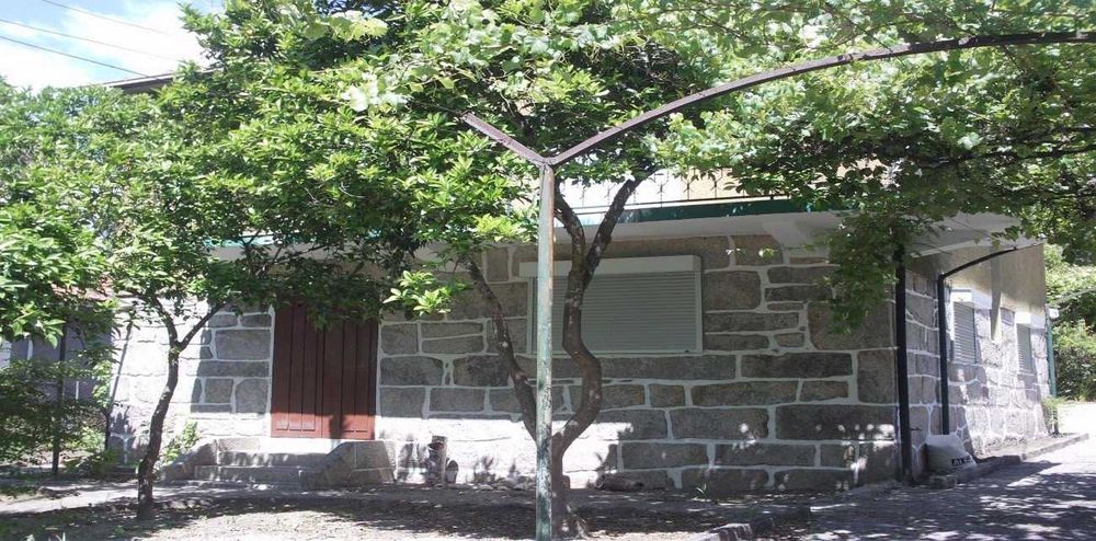 Arrenda-se Moradia T6 em Cete - Distrito do Porto