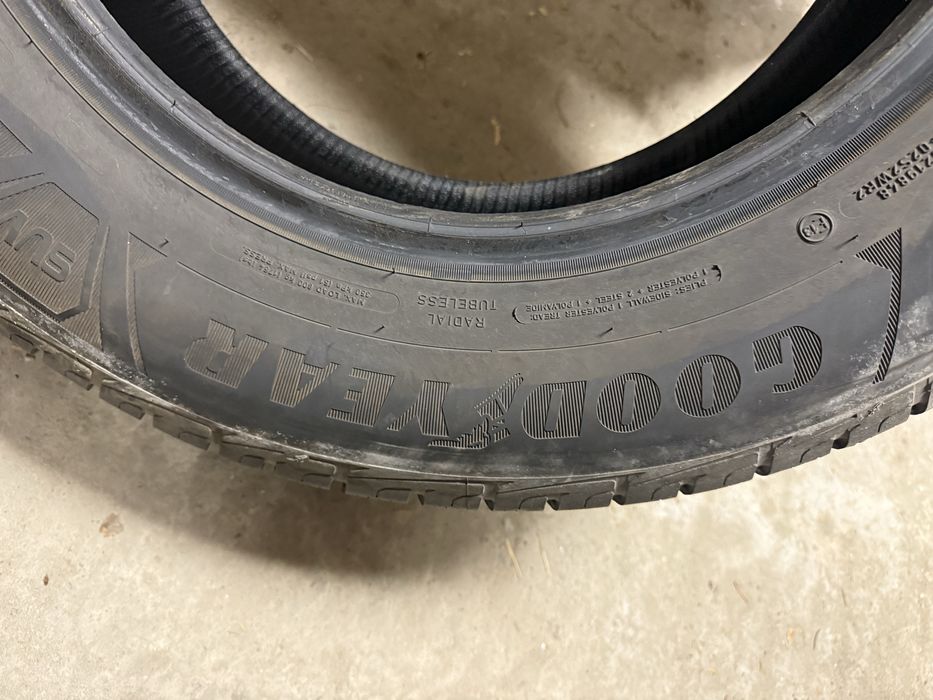 Шины зима Goodyear 215-70r16