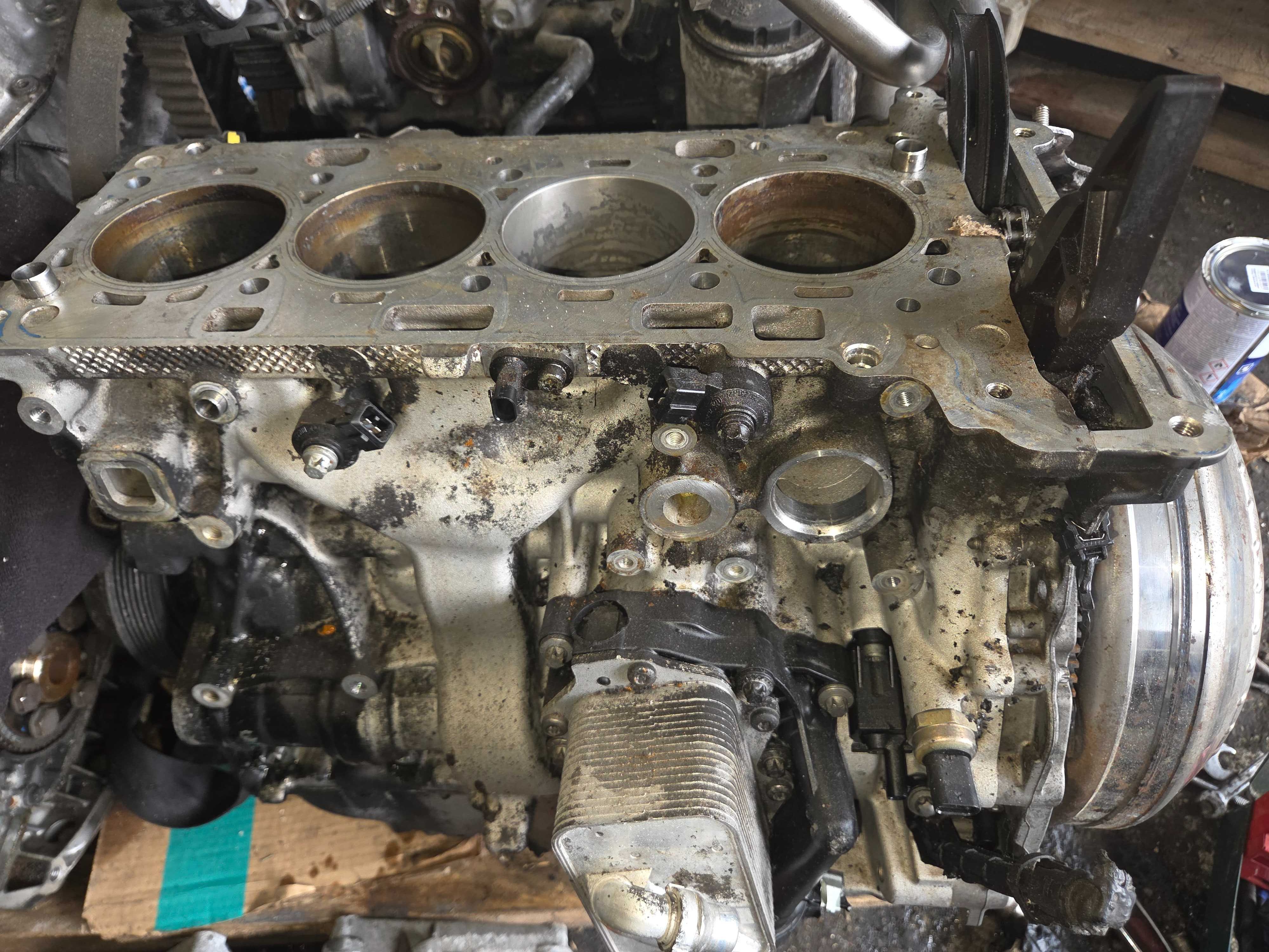 Silnik B48A dół wał blok bmw  F39 F45 F46 X1 F48 MINI F55 F56 F60