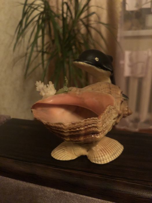 Статуэтка/поделка ракушка с дельфинчиком