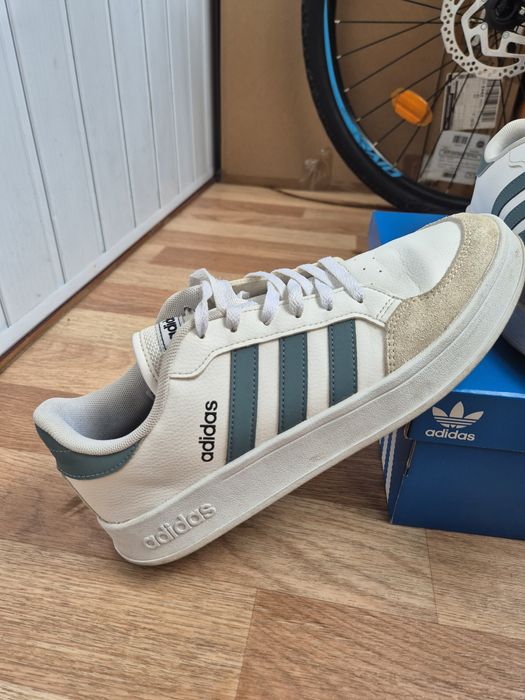 Кеди/кросівки Adidas Breaknet 42р