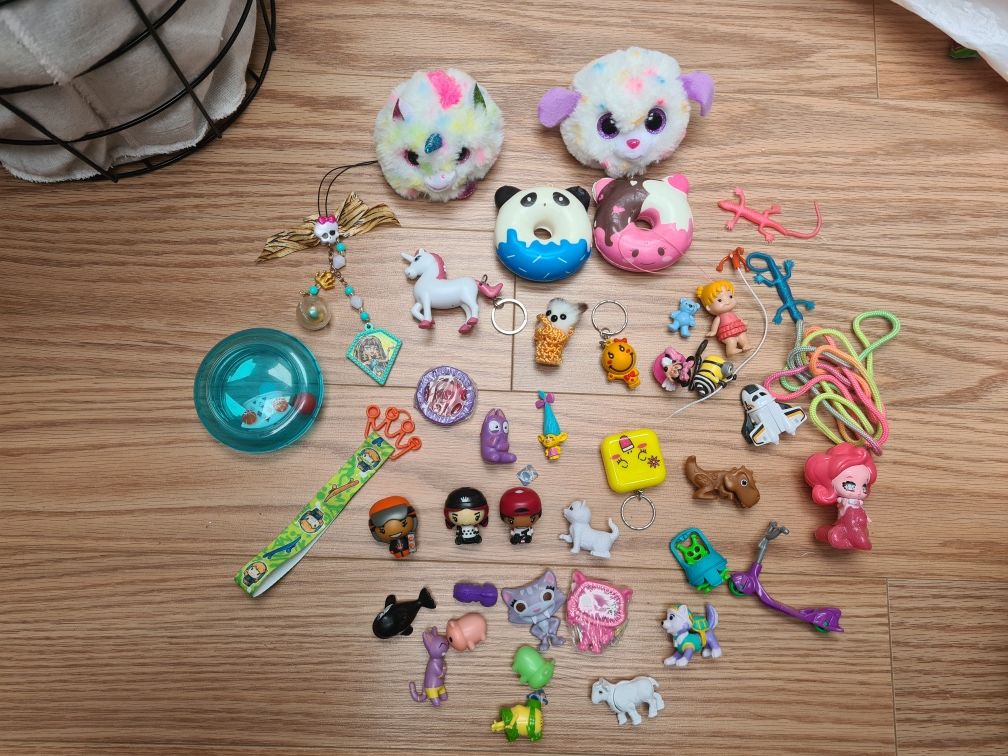 Zabawki, figurki, mix