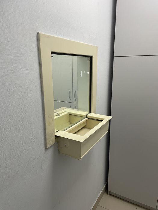 Віконний касовий блок, касова перегородка, вікно броньоване кулетривке