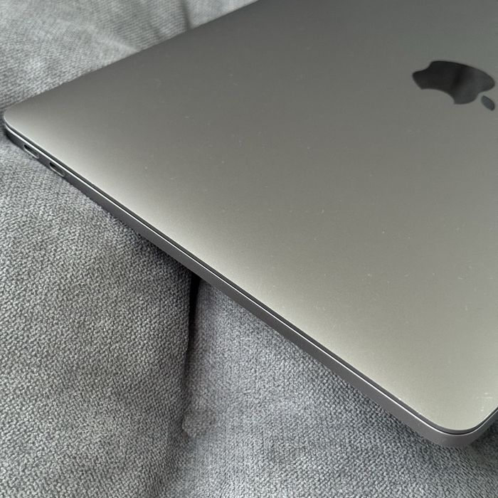 Apple Macbook Pro 2017 8/128 Новый АКБ