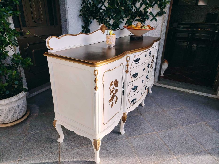 Cómoda Queen Anne vintage restaurada