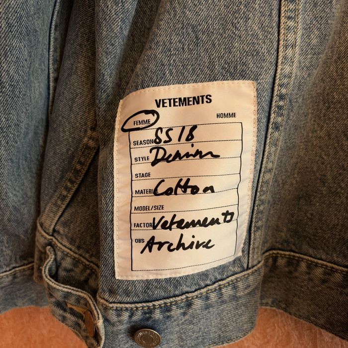 Джинсова куртка Vetements x Levi’s