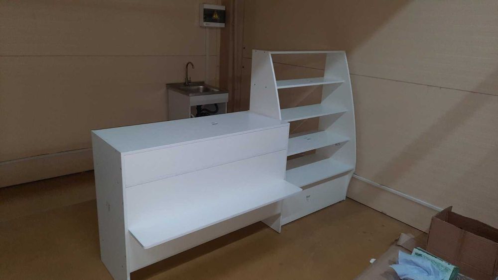 білий стелаж   біла вітрина  на чотири полиці