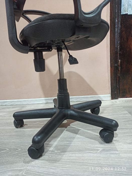 Комп'ютерне крісло