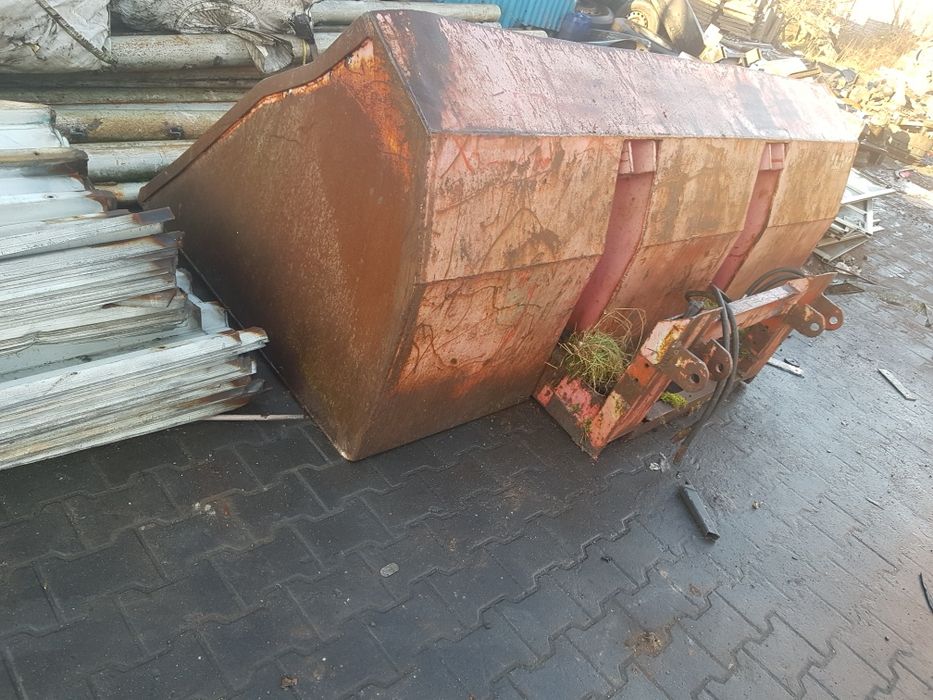 Sprzedam łyżkę do dużego widlaka