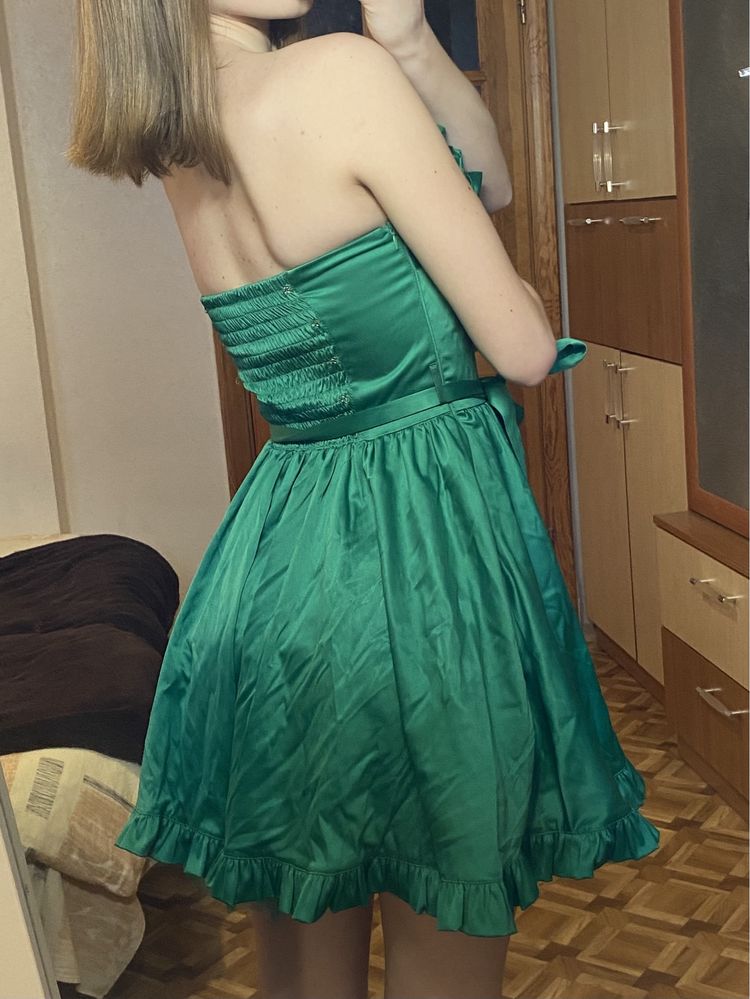 зелена сукня