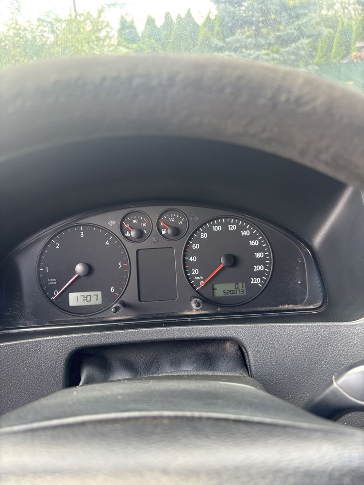 Sprzedam vw t5 transporter 8 osob