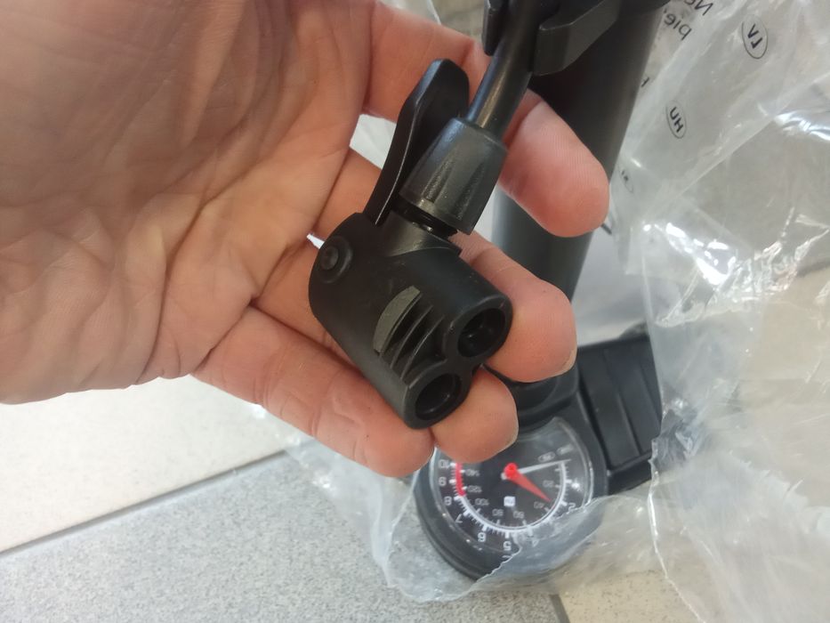 Насос немецкий алю напольный манометр иголка  насадки мяч велосипед