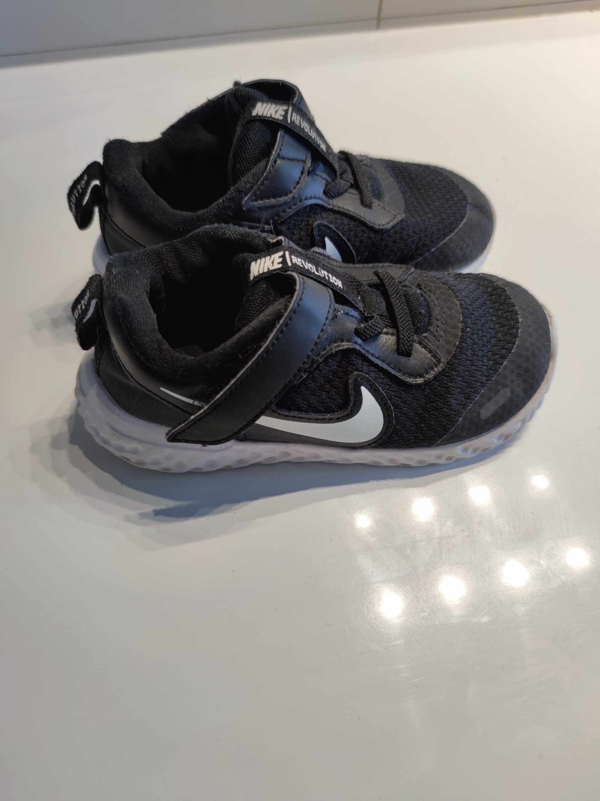 Buty chłopięce Nike 27