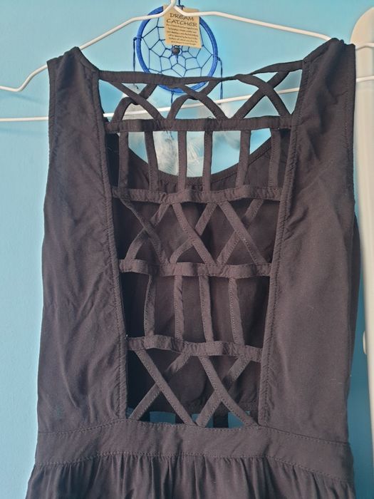 Czarna sukienka z wycięciami z h&m