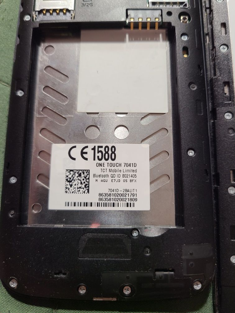 Huawei P7, Alcatel one touch.