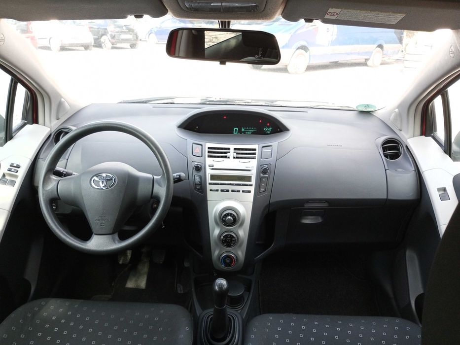 Toyota Yaris 1.3 Benzyna 97000 km przebiegu 2 x koła Kamera