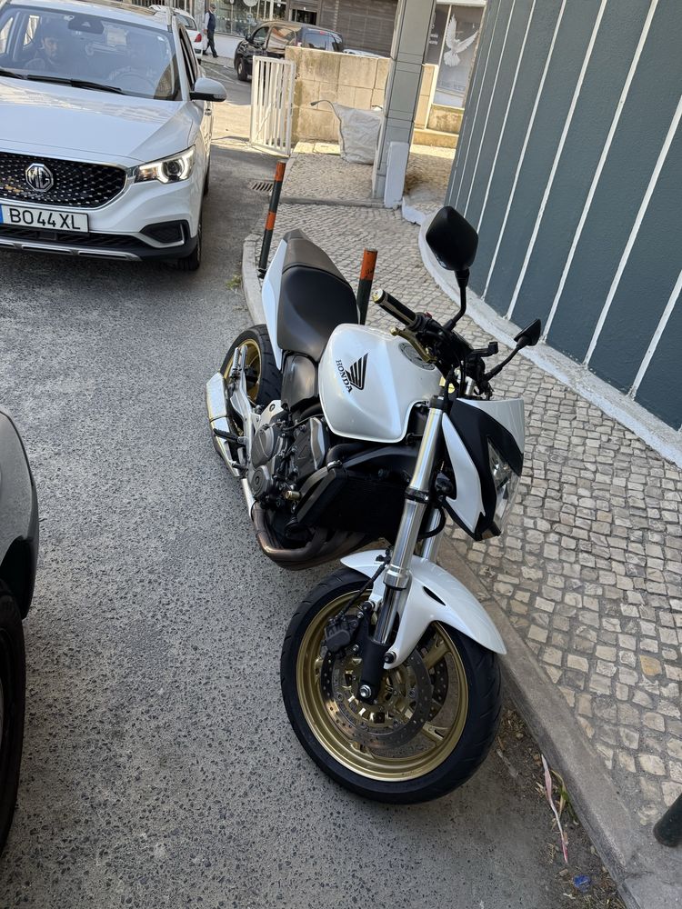Vendo ou troco Hornet 2012