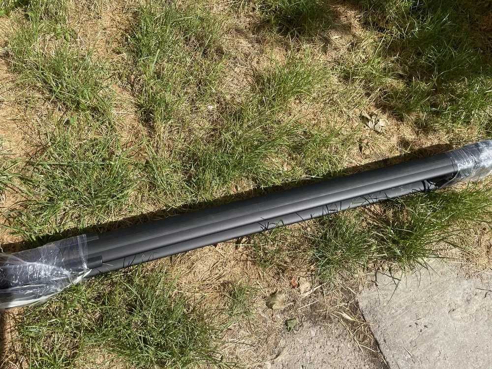 Relingi dachowe bagaznik Aguri Runner 2 135cm czarne z zamkiem r2