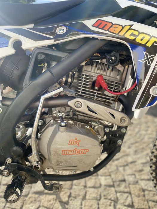 Malcor xzf 250 com starter eletrico. Poucas horas boa para iniciante
