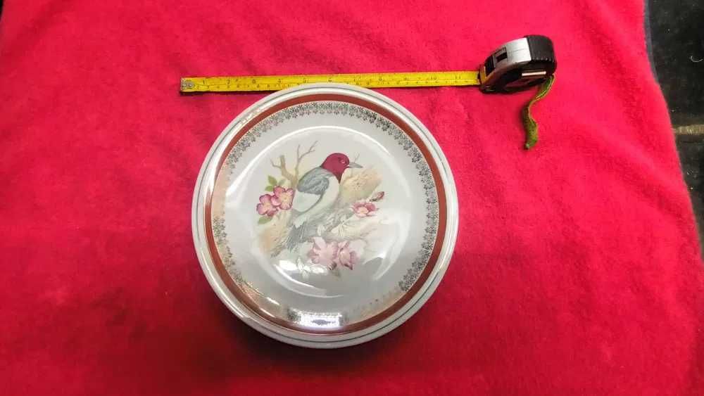 3 Pratos porcelana