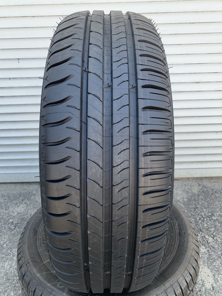 Продам пару шин Michelin 205/65/15