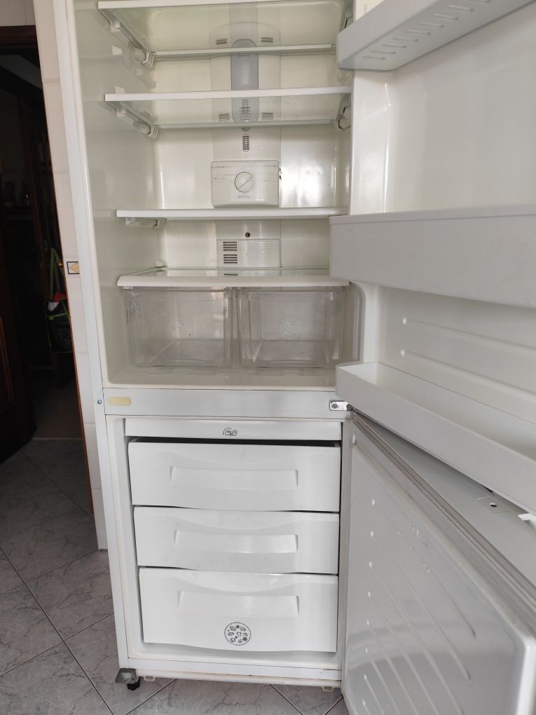 Frigorífico combinado Daewoo