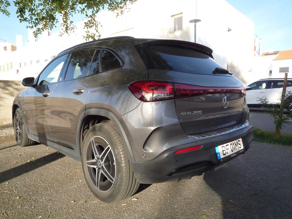 Mercedes-Benz EQA 250 de 2023, com 16.000 kms, na garantia