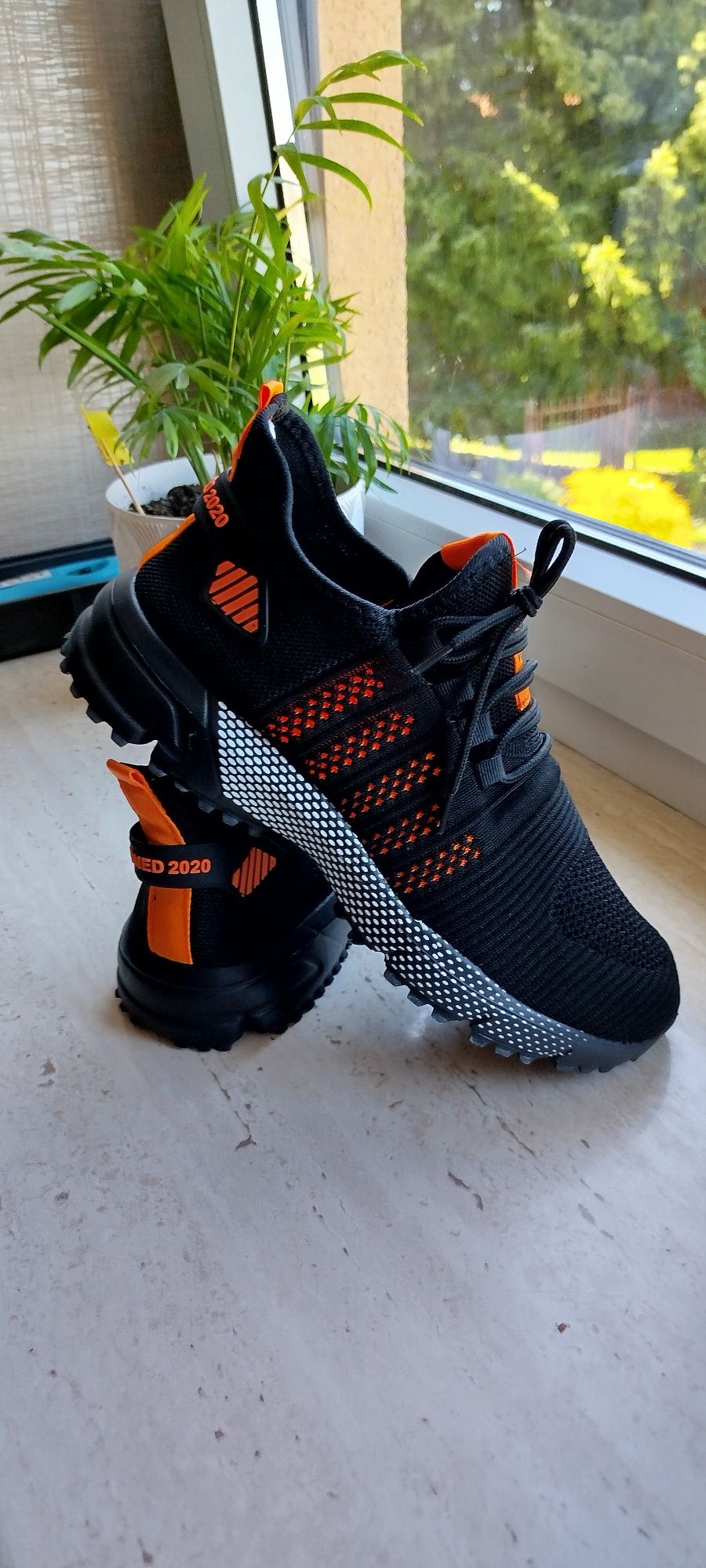 Adidasy męskie sportowe Nowe czarno pomarańczowe Roz 42 dł wkładki 27