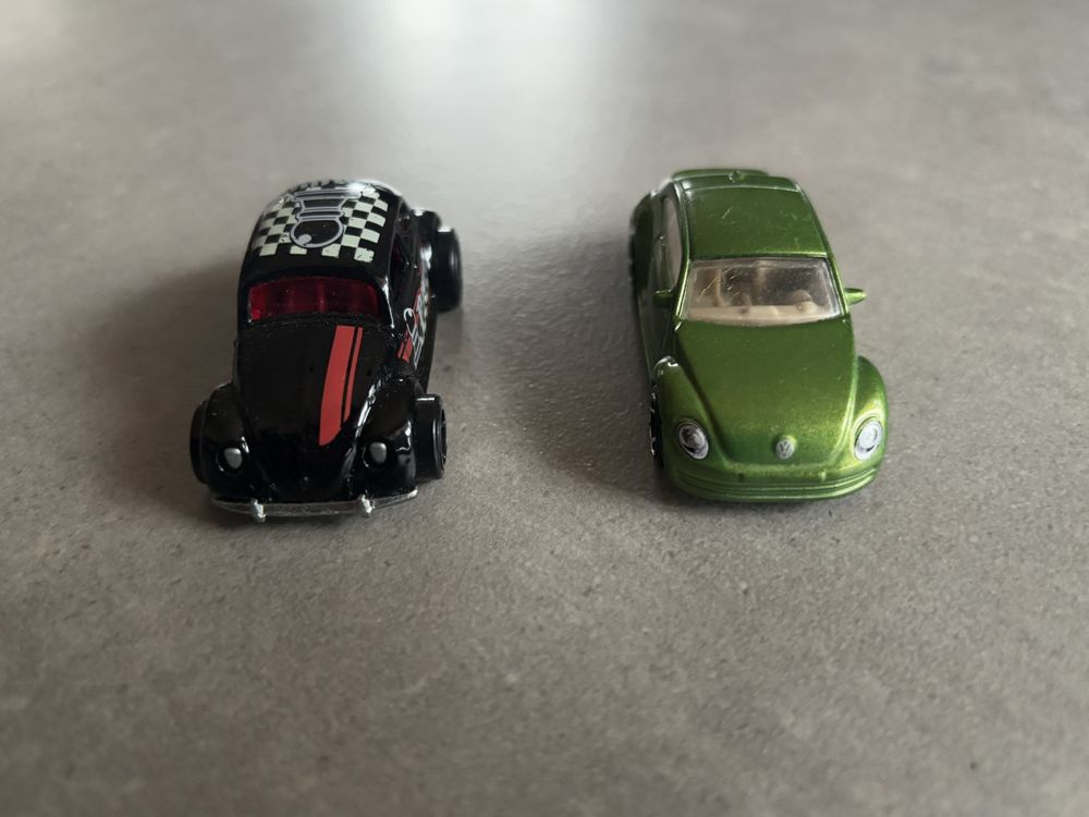 Resoraki Hot Wheels 2X VW Volkswagen Beetle / New Beetle