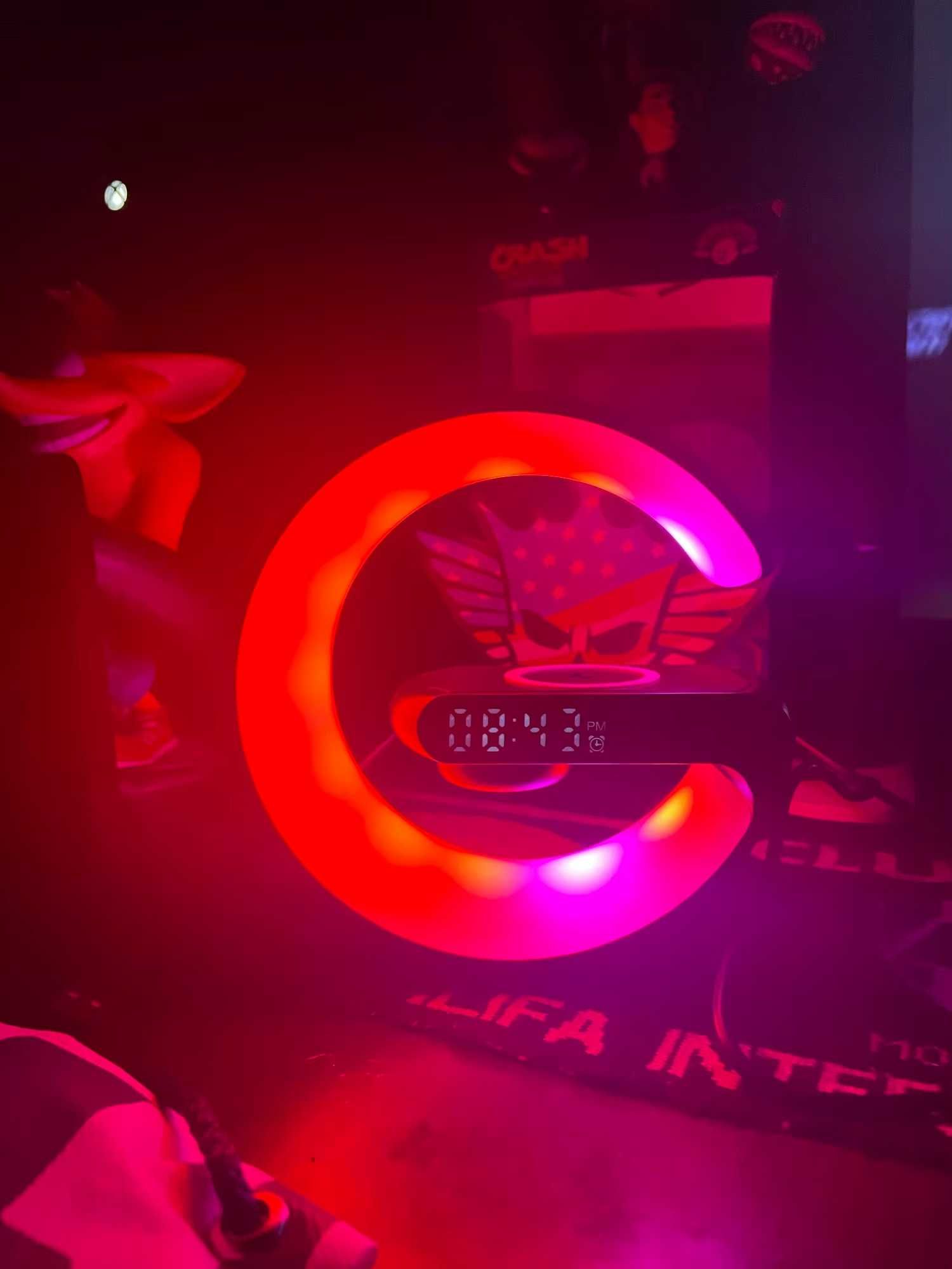 Despertador Inteligente com Luz RGB e Carregador Sem Fio