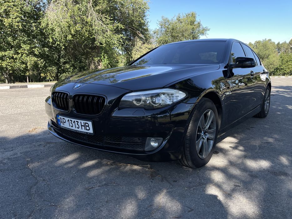 Автомобиль БМВ 520