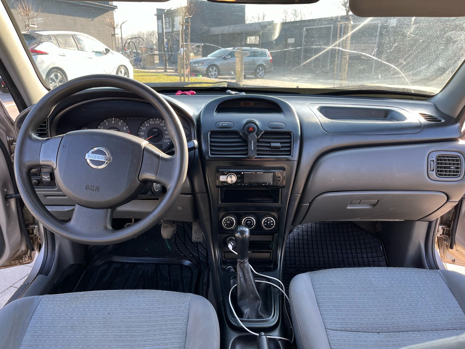 Nissan Almera 2012 gaz benz