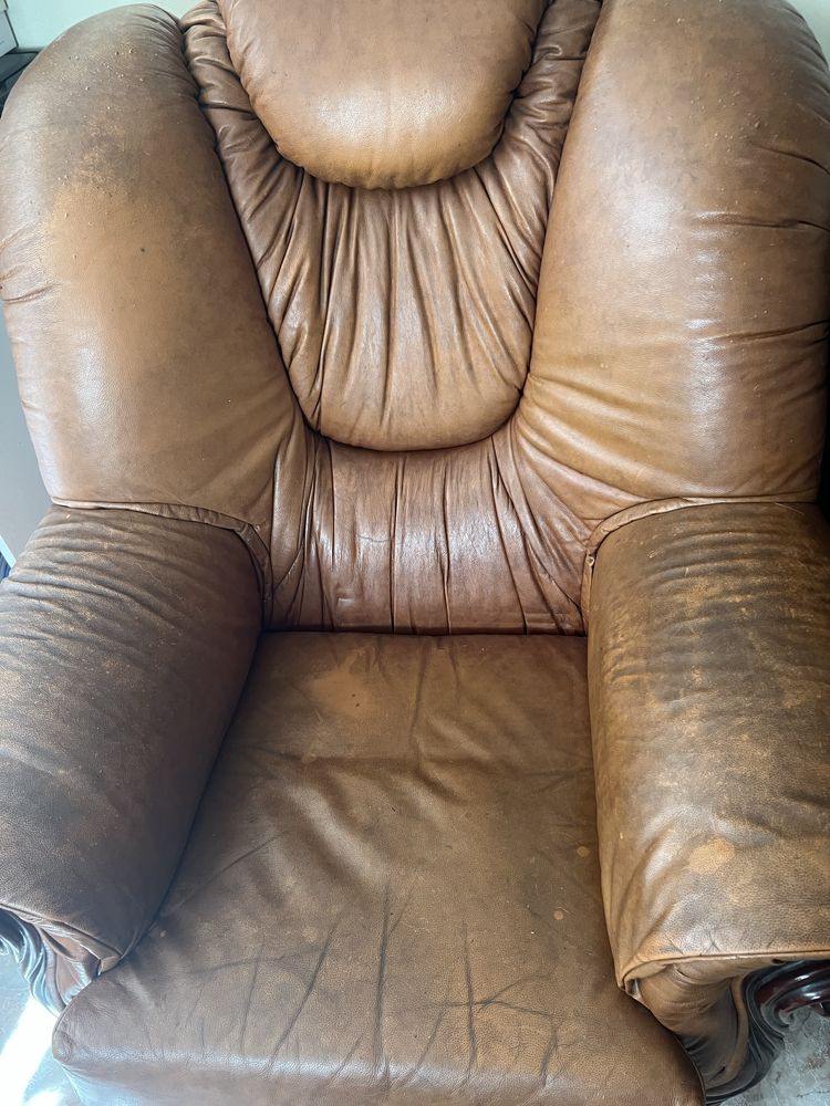 Conjuntos de sofas em pele
