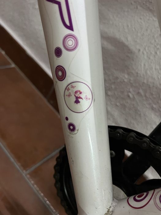 Bicicleta criança menina. Roda 16