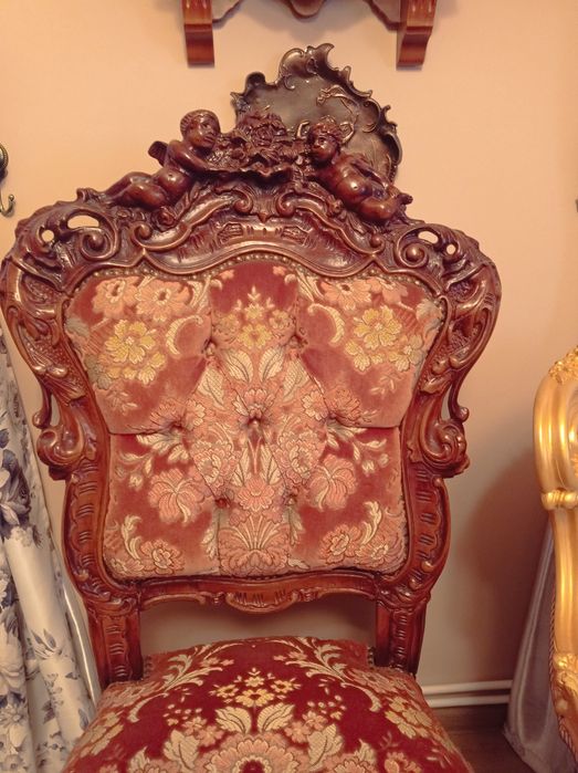 Продам 4 стулья барокко