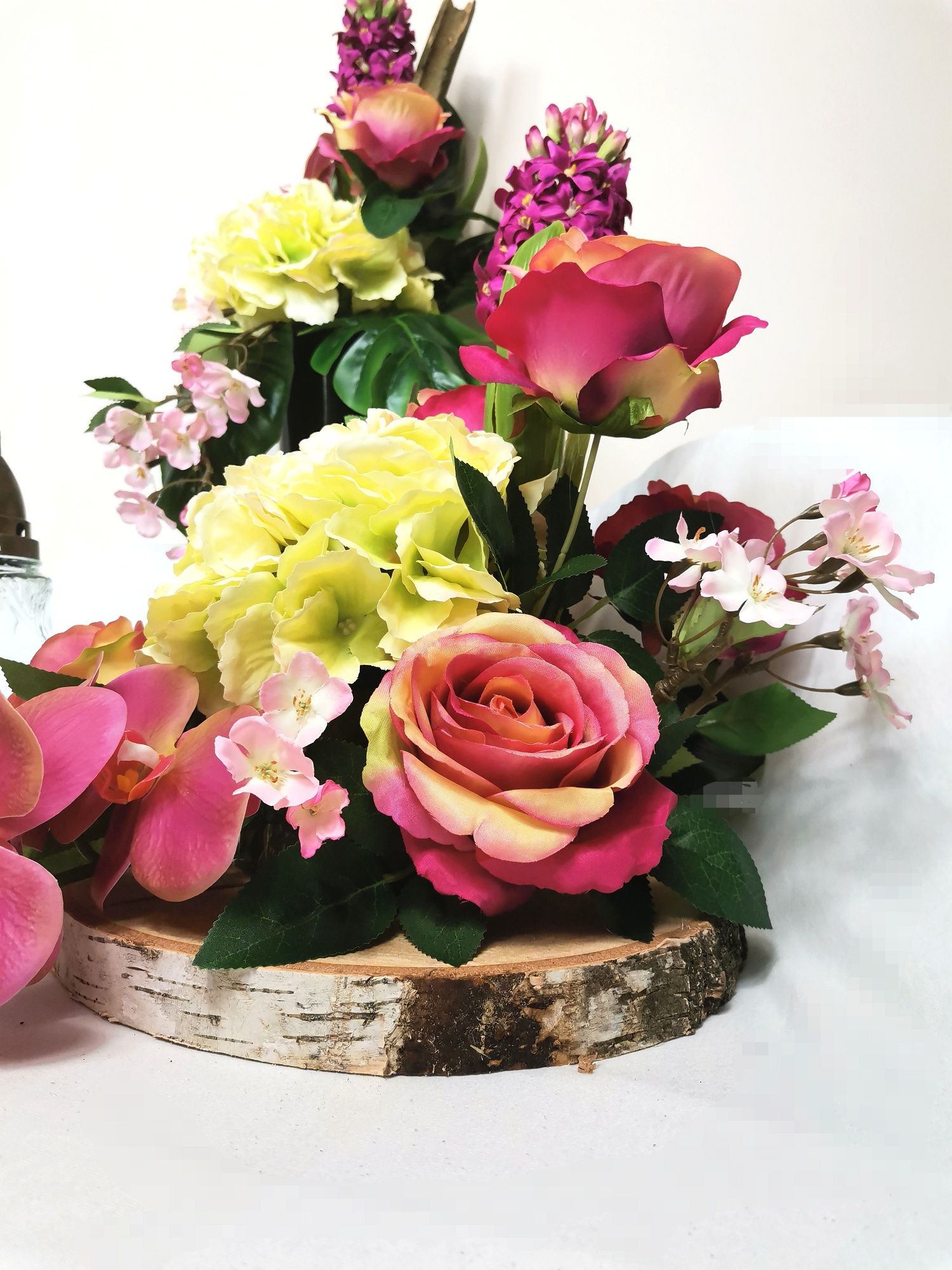 Komplet Viva Magenta sztuczne kwiaty kompozycja+wazon+wianek pod znicz
