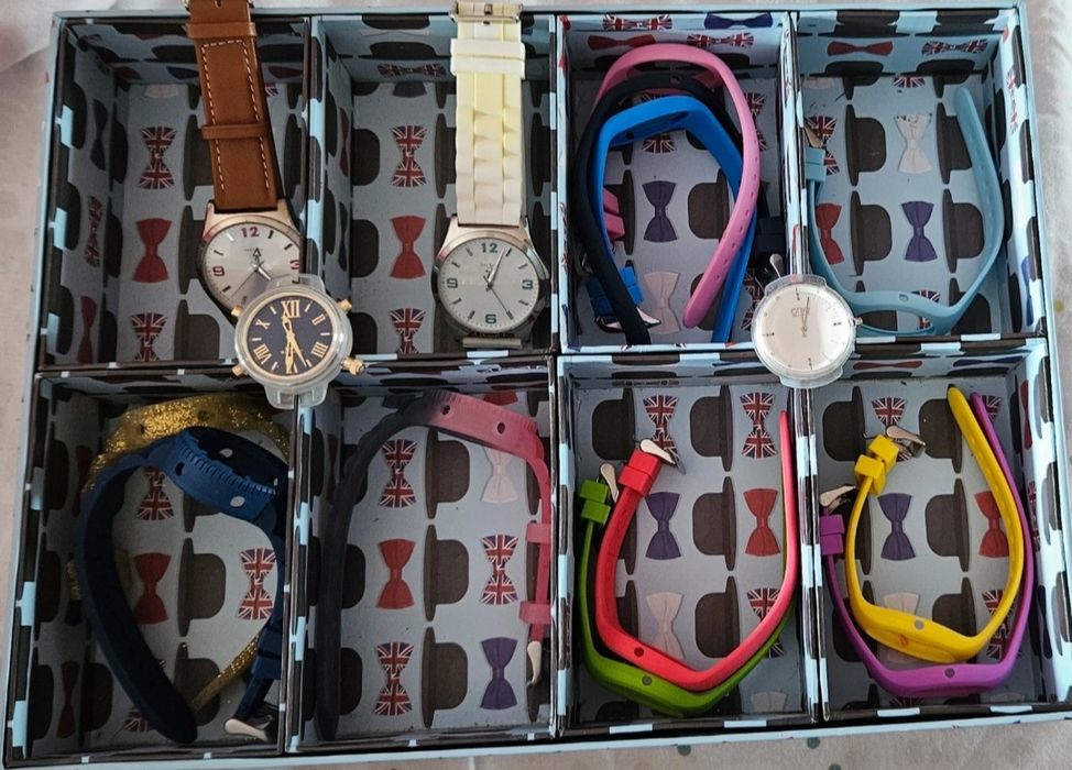 Braceletes de varias cores