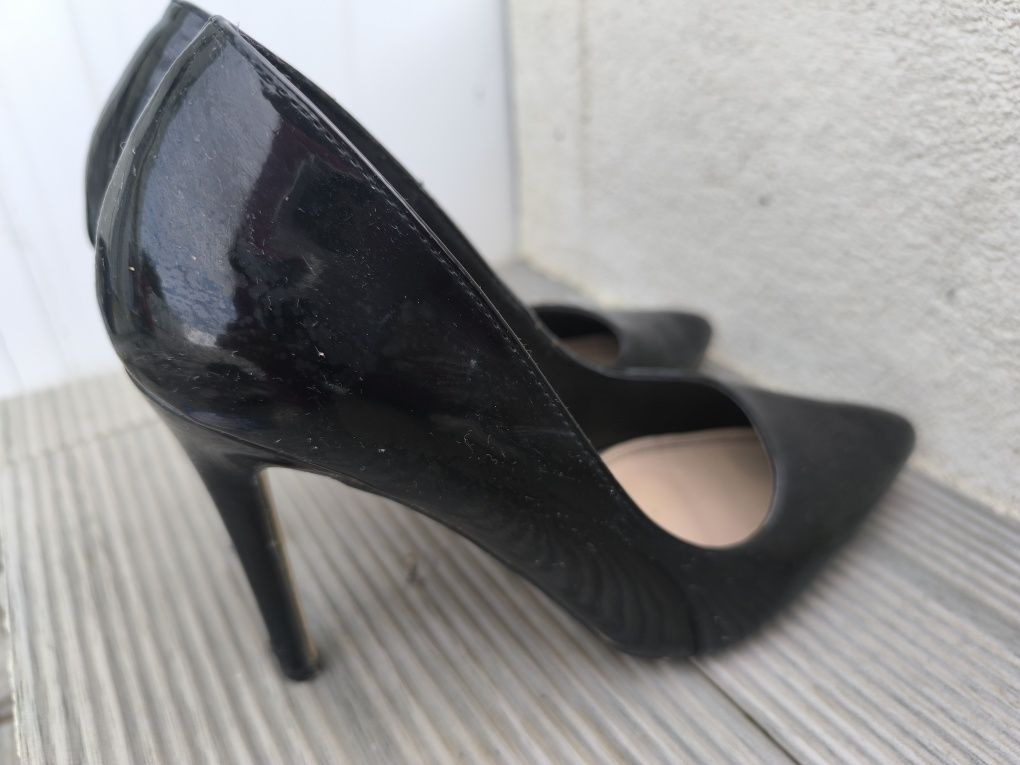 Sapatos de verniz da Maria paz