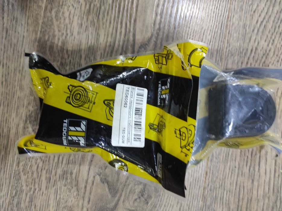 Втулки переднього стабілізатора на Jeep renegade.